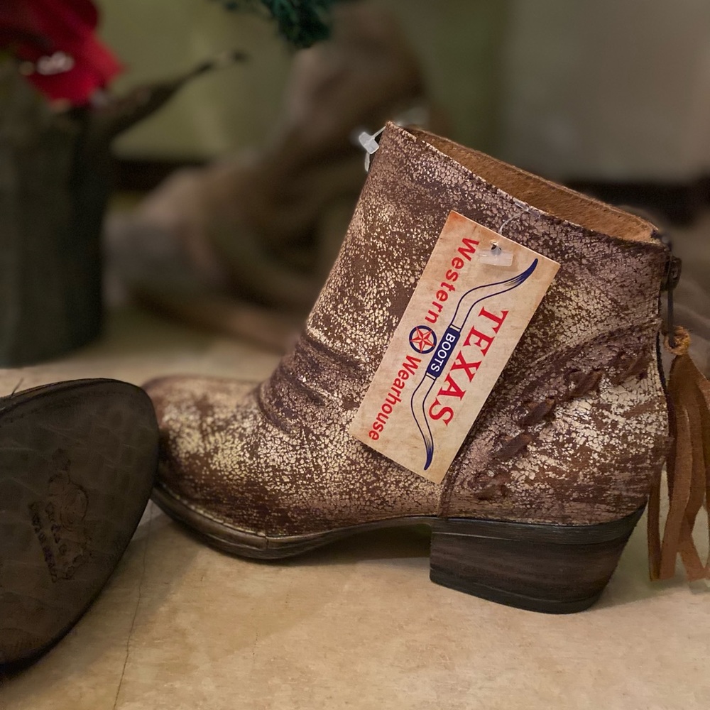 Circle G-Corral ankle booties!